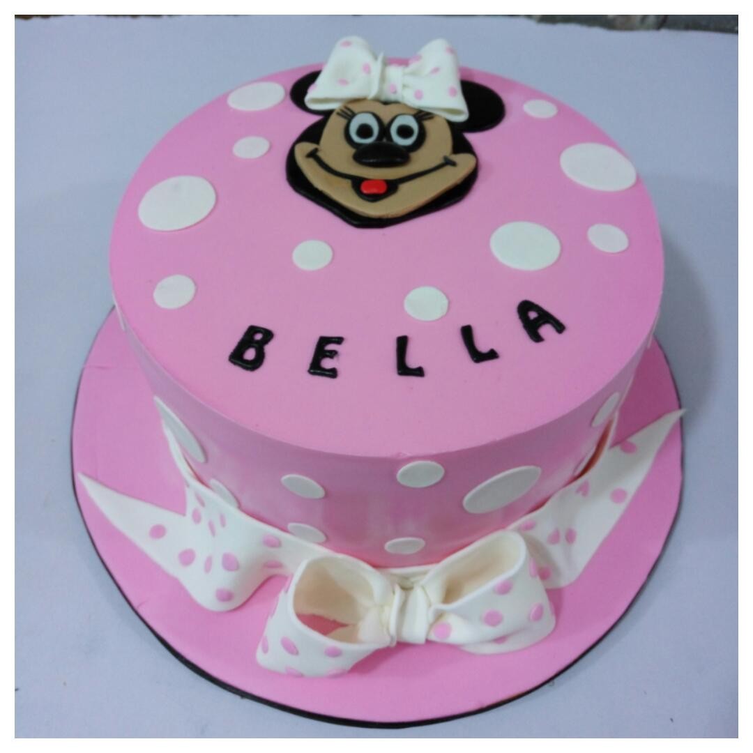 Minnie Mouse cake