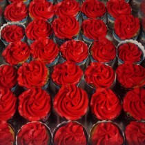 Red roses cupcakes